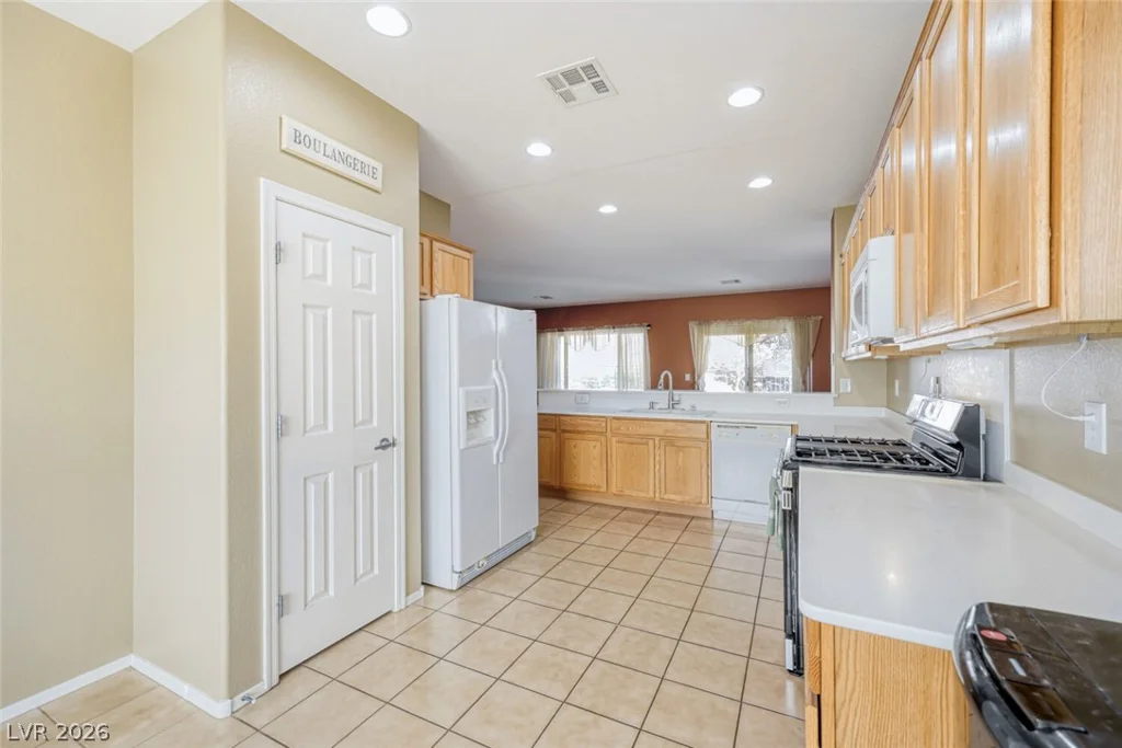 2141 Sawtooth Mountain, Henderson, NV 89044