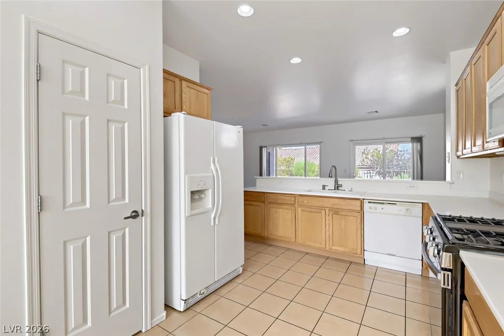 2141 Sawtooth Mountain, Henderson, NV 89044
