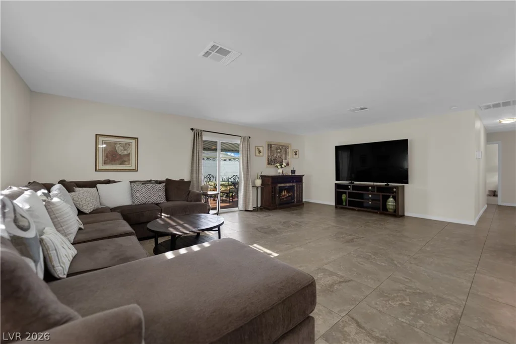 5280 Vicksburg, Las Vegas, NV 89122