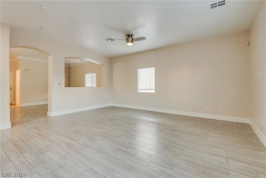 40 Hoke Edward, North Las Vegas, NV 89031