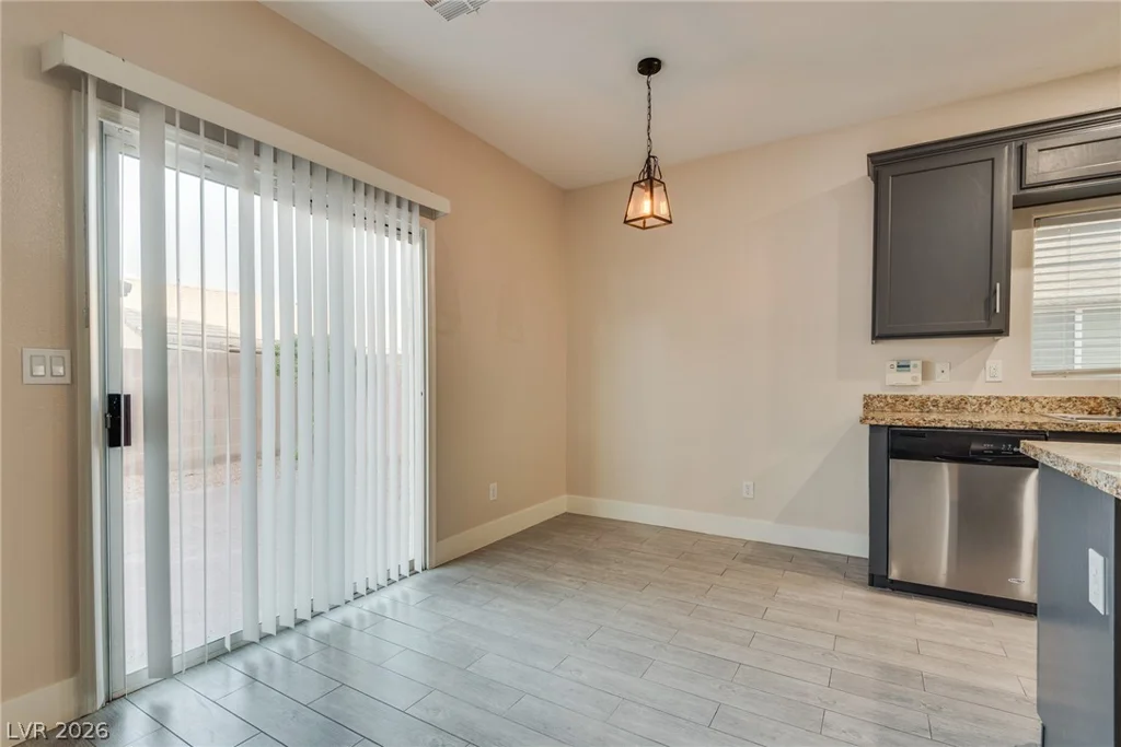 40 Hoke Edward, North Las Vegas, NV 89031
