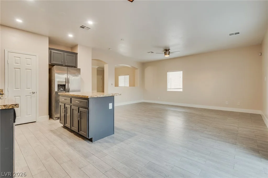 40 Hoke Edward, North Las Vegas, NV 89031