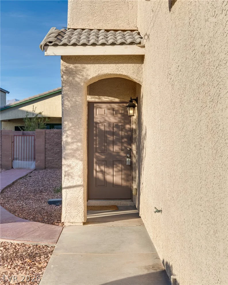 40 Hoke Edward, North Las Vegas, NV 89031