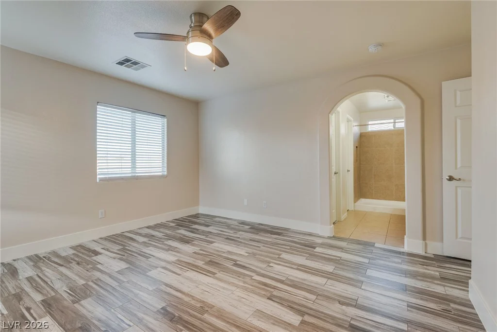 40 Hoke Edward, North Las Vegas, NV 89031