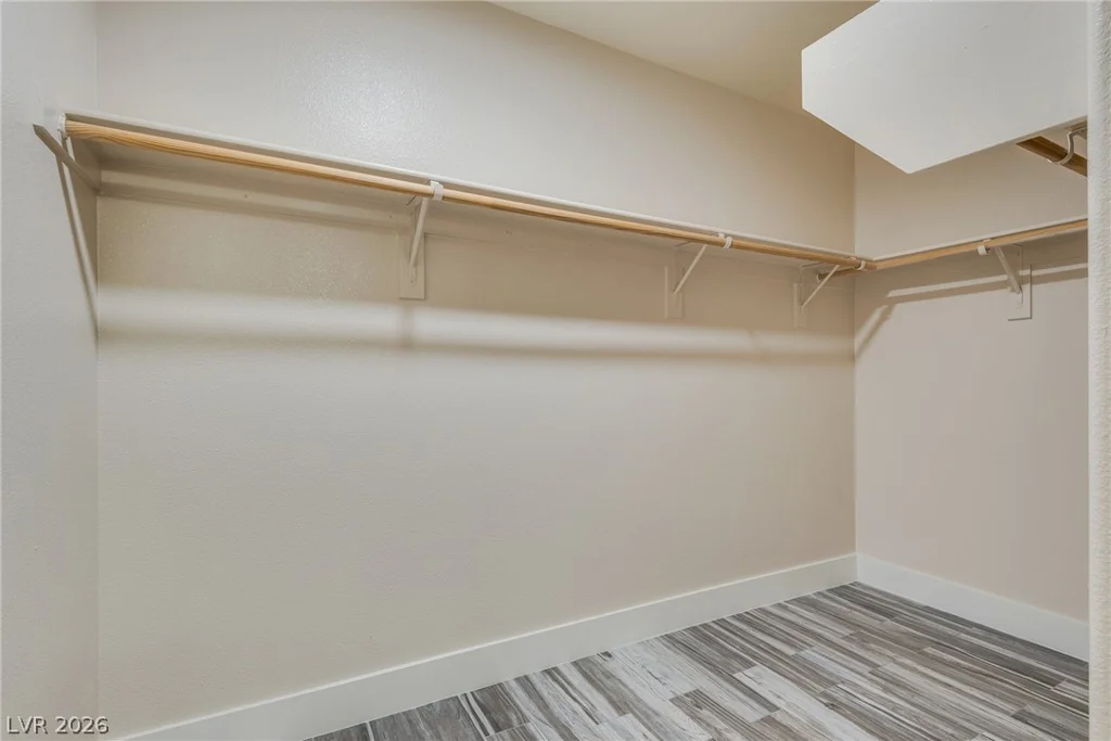 40 Hoke Edward, North Las Vegas, NV 89031