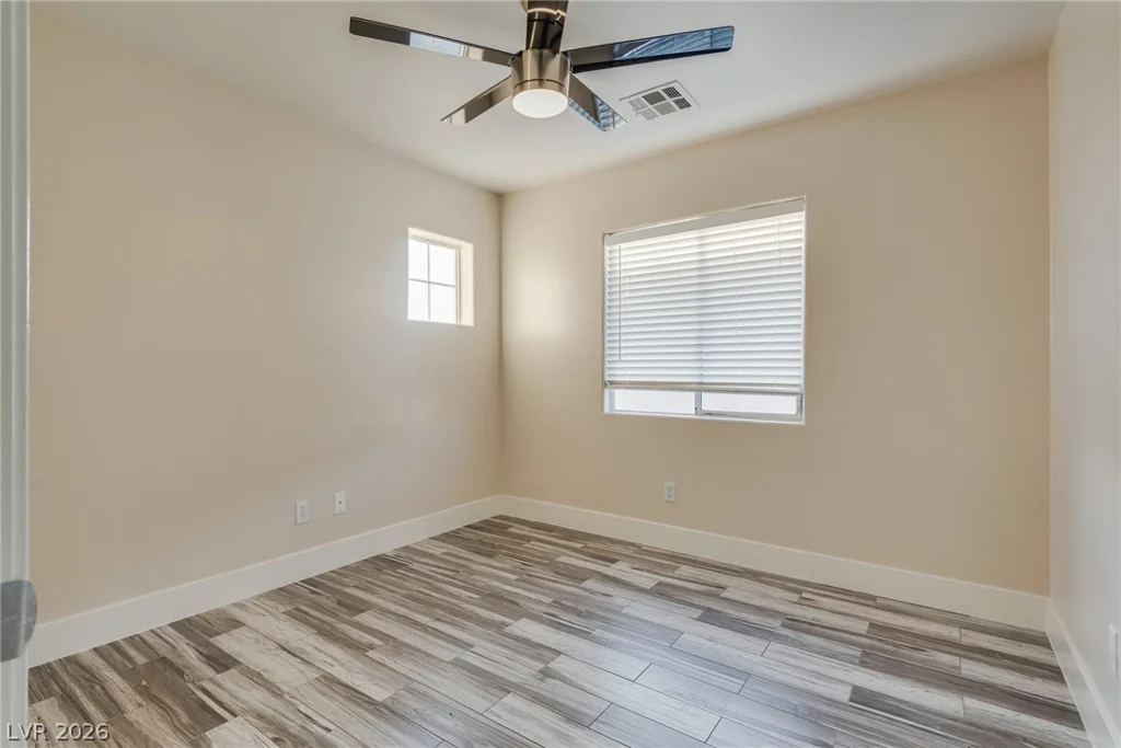 40 Hoke Edward, North Las Vegas, NV 89031