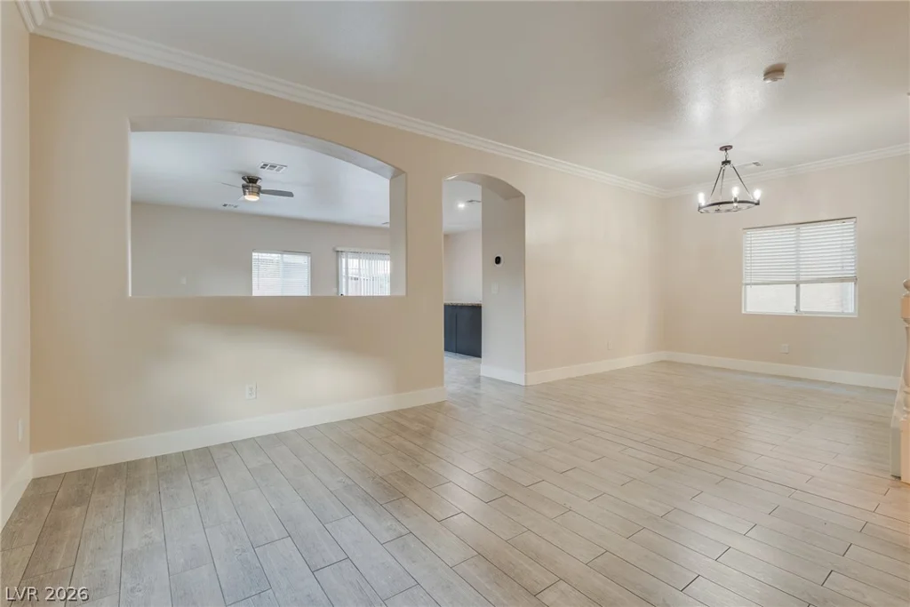 40 Hoke Edward, North Las Vegas, NV 89031