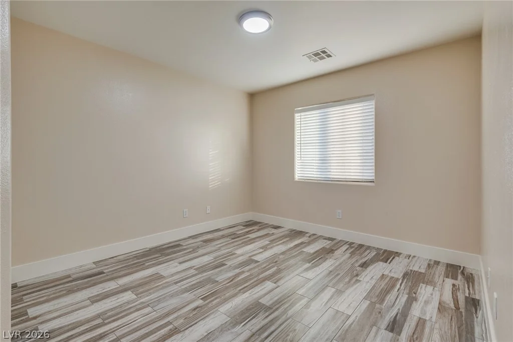 40 Hoke Edward, North Las Vegas, NV 89031