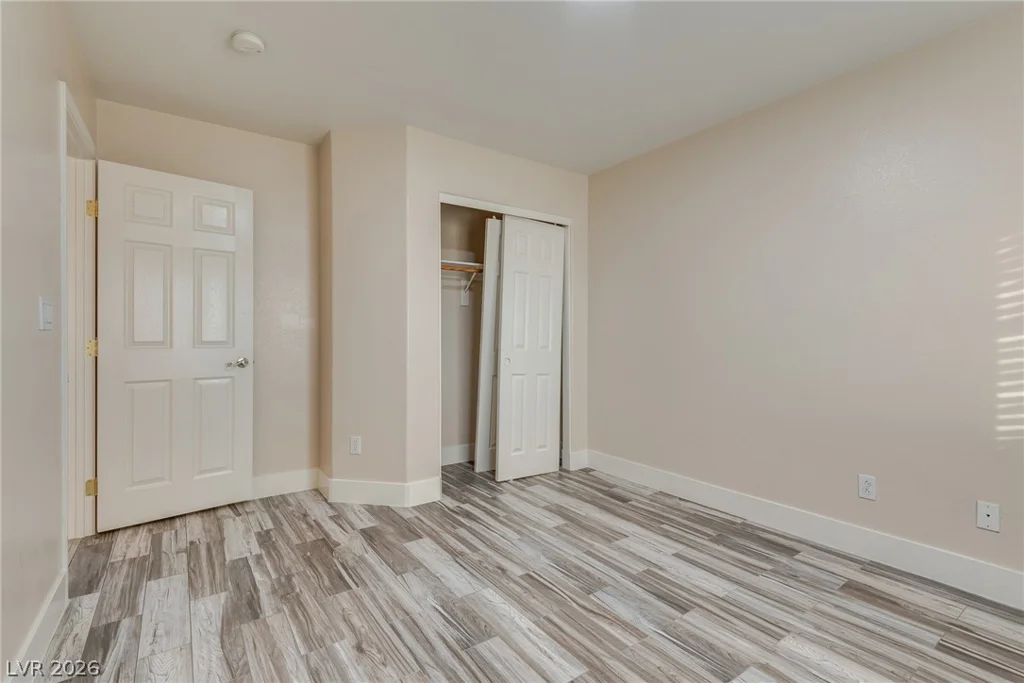 40 Hoke Edward, North Las Vegas, NV 89031