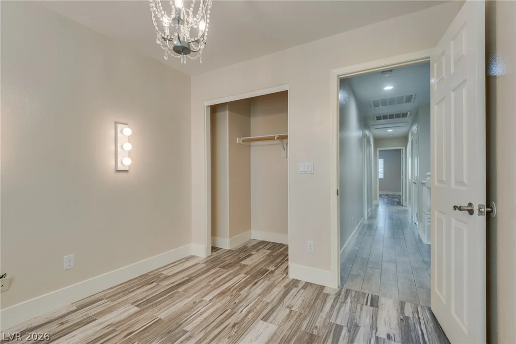 40 Hoke Edward, North Las Vegas, NV 89031