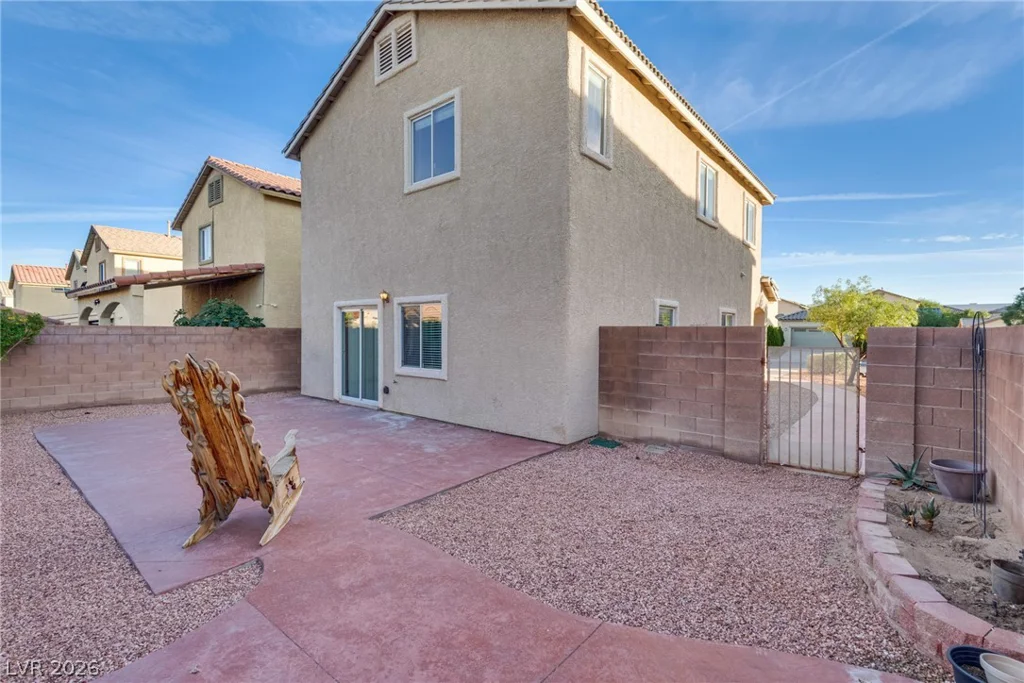 40 Hoke Edward, North Las Vegas, NV 89031