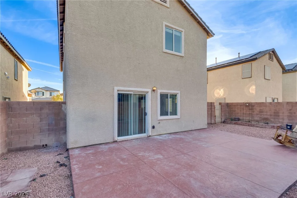 40 Hoke Edward, North Las Vegas, NV 89031