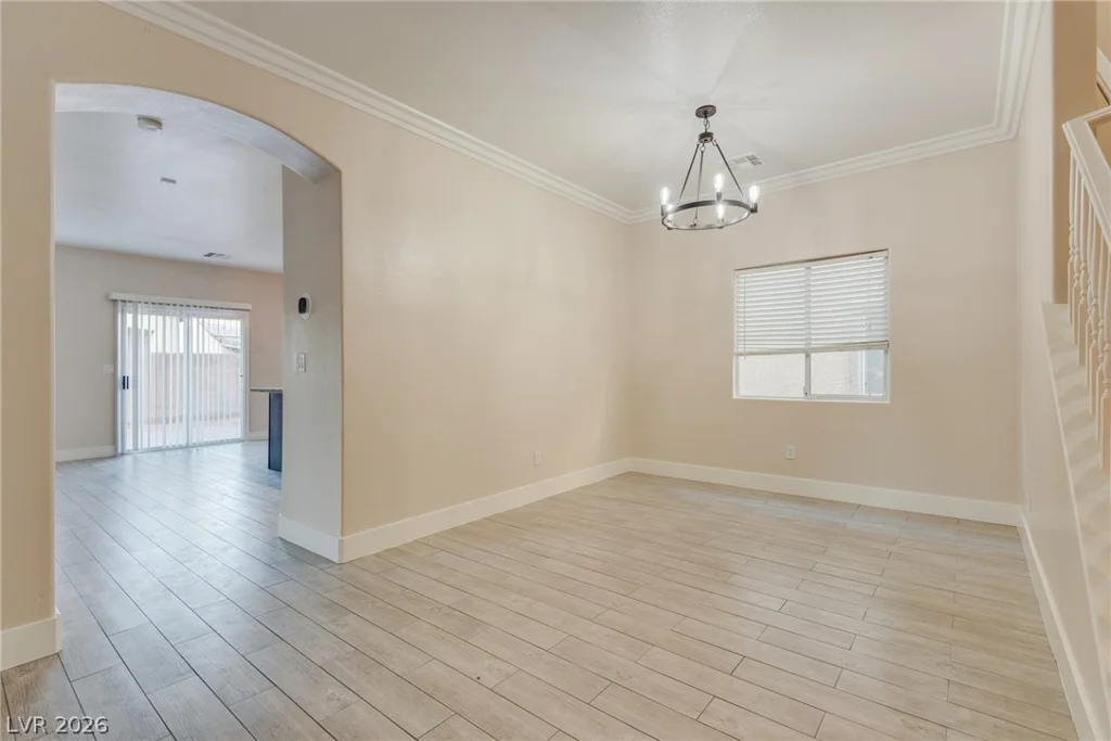 40 Hoke Edward, North Las Vegas, NV 89031