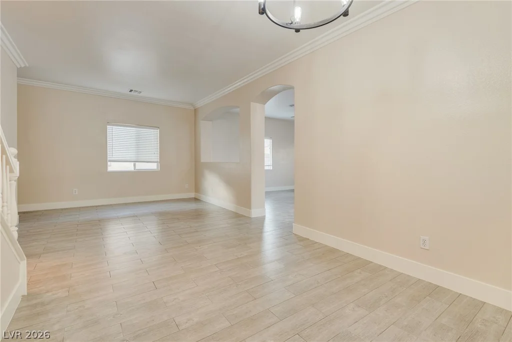 40 Hoke Edward, North Las Vegas, NV 89031
