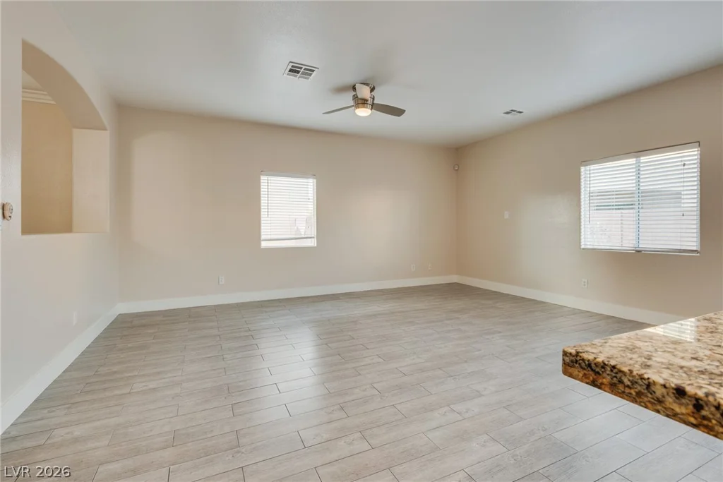 40 Hoke Edward, North Las Vegas, NV 89031