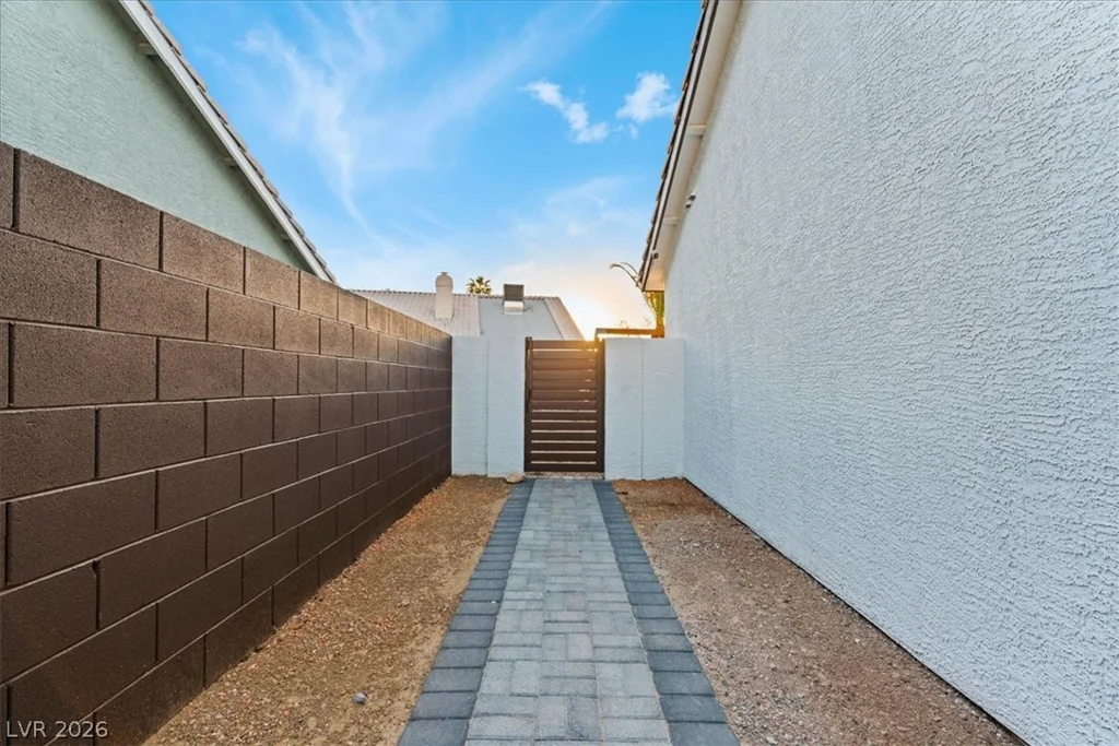 4818 Carefree, Las Vegas, NV 89122