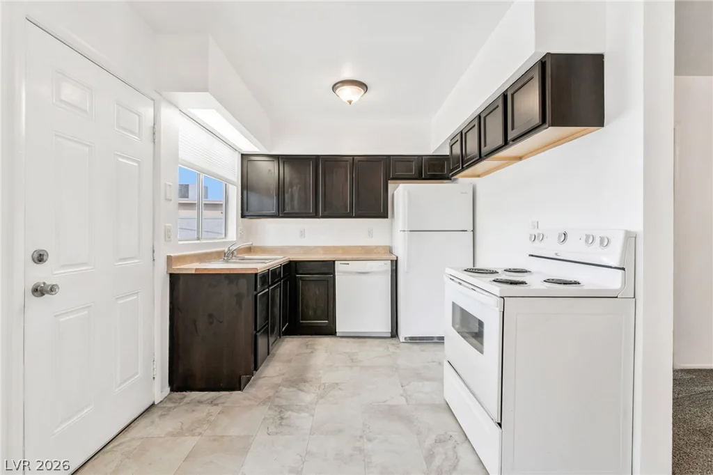 242 Nebraska, Henderson, NV 89015