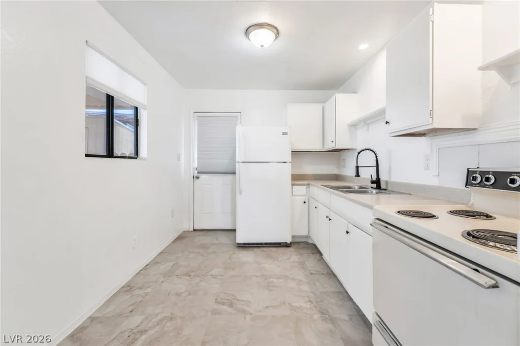 242 Nebraska, Henderson, NV 89015