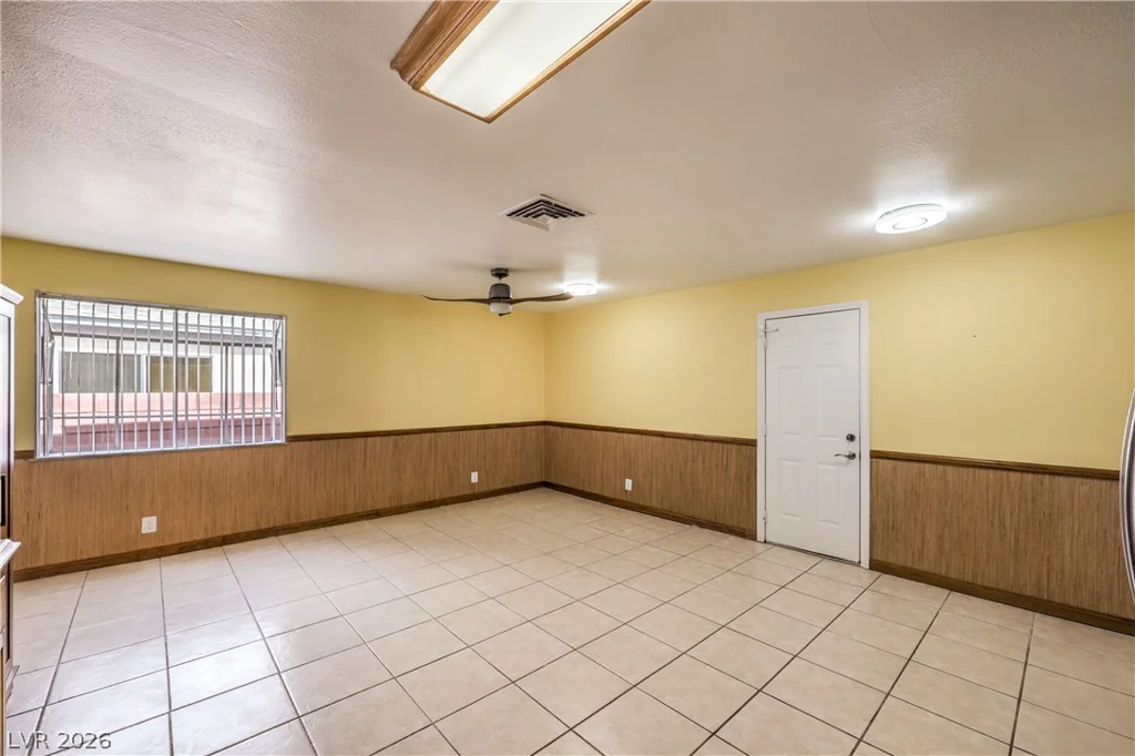4775 Woodridge, Las Vegas, NV 89121