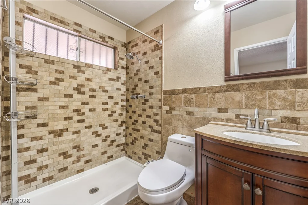 4775 Woodridge, Las Vegas, NV 89121