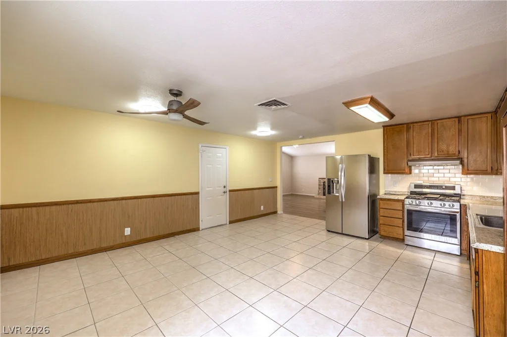 4775 Woodridge, Las Vegas, NV 89121
