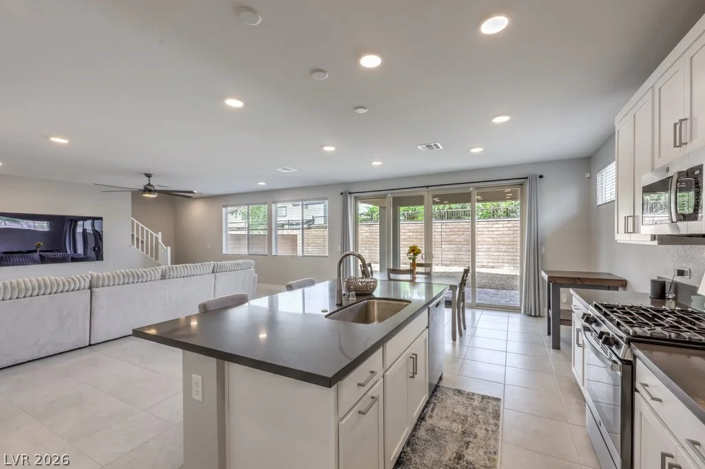 6935 Desert Finch, North Las Vegas, NV 89084