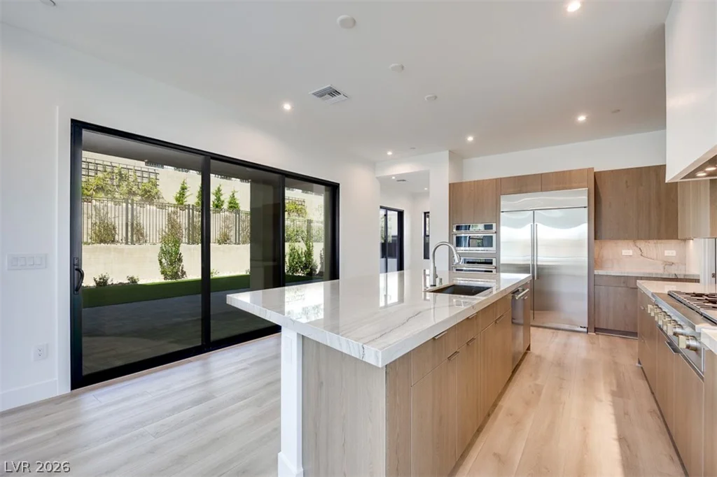 51 Parkwood Ridge, Las Vegas, NV 89138