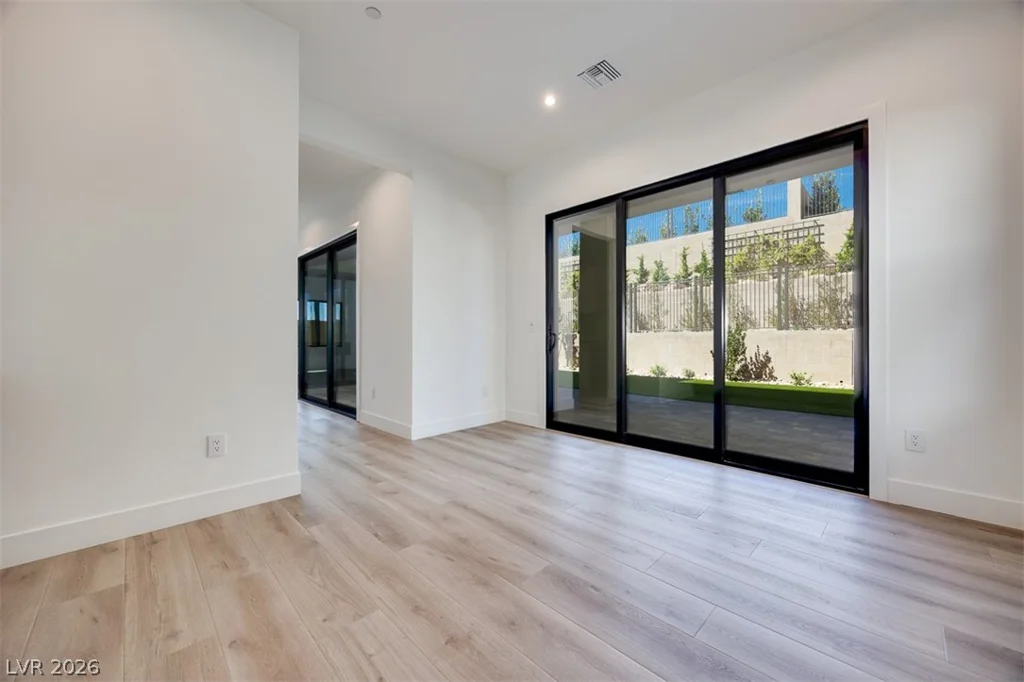 51 Parkwood Ridge, Las Vegas, NV 89138