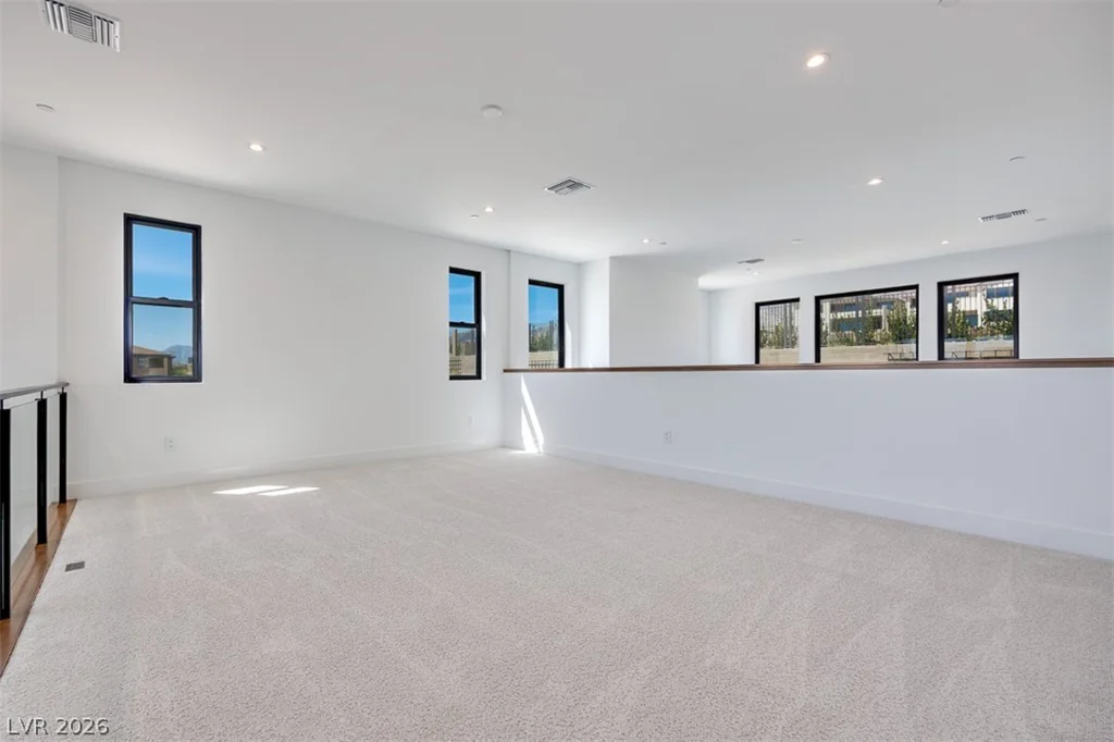 51 Parkwood Ridge, Las Vegas, NV 89138