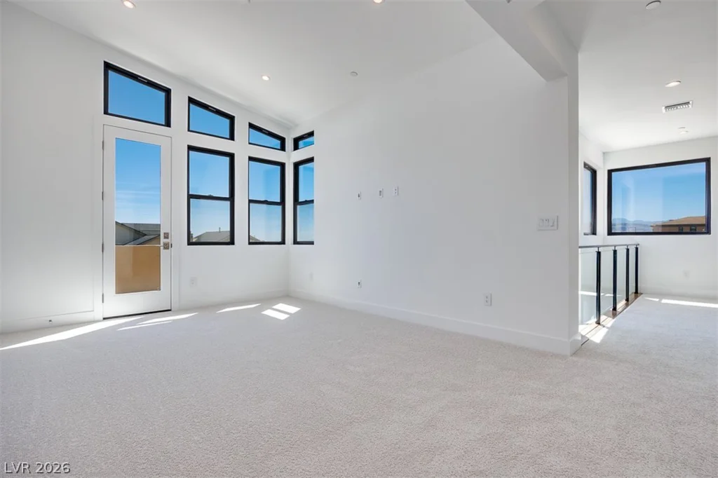 51 Parkwood Ridge, Las Vegas, NV 89138