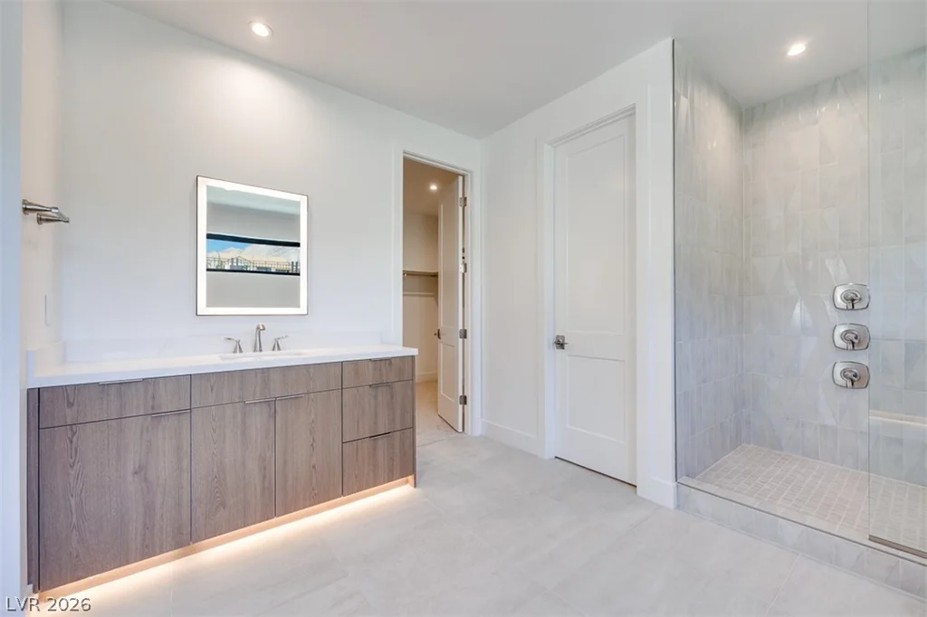 51 Parkwood Ridge, Las Vegas, NV 89138