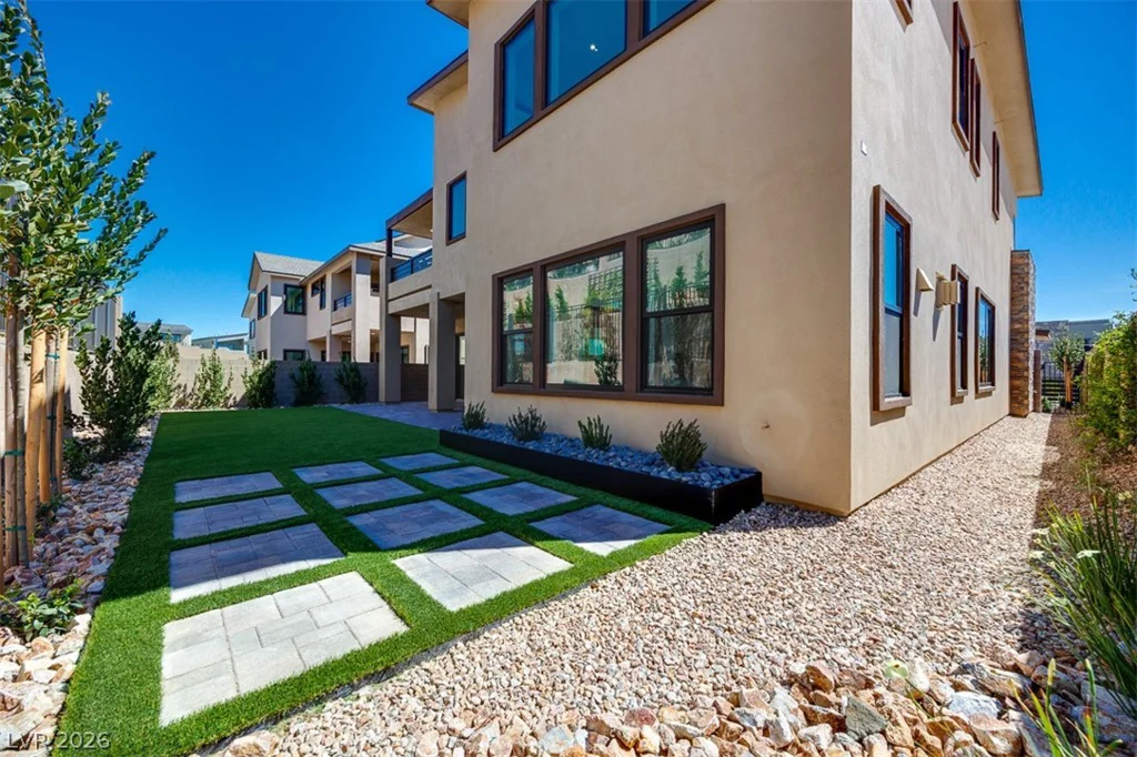 51 Parkwood Ridge, Las Vegas, NV 89138