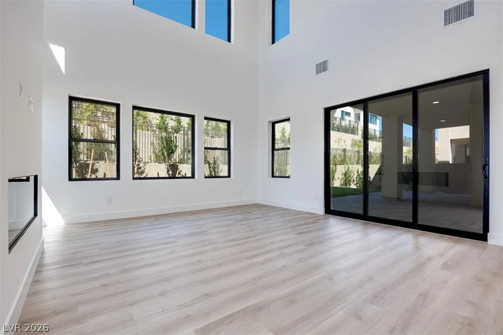 51 Parkwood Ridge, Las Vegas, NV 89138