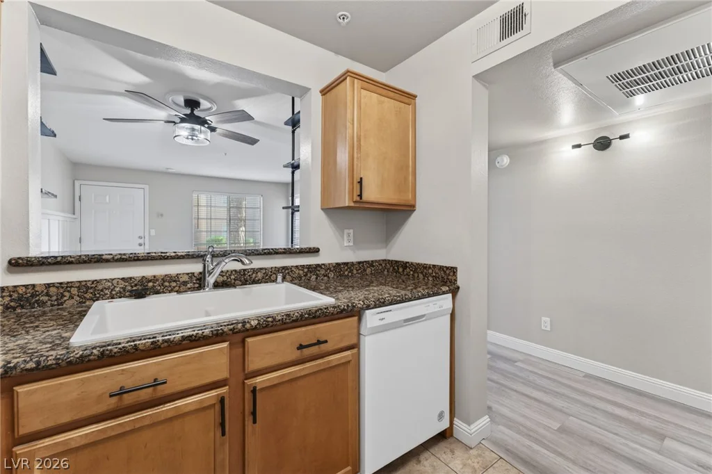 2111 Sealion, Las Vegas, NV 89128