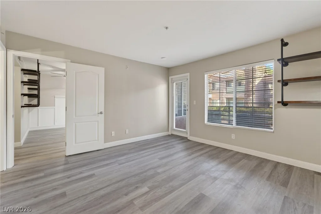 2111 Sealion, Las Vegas, NV 89128