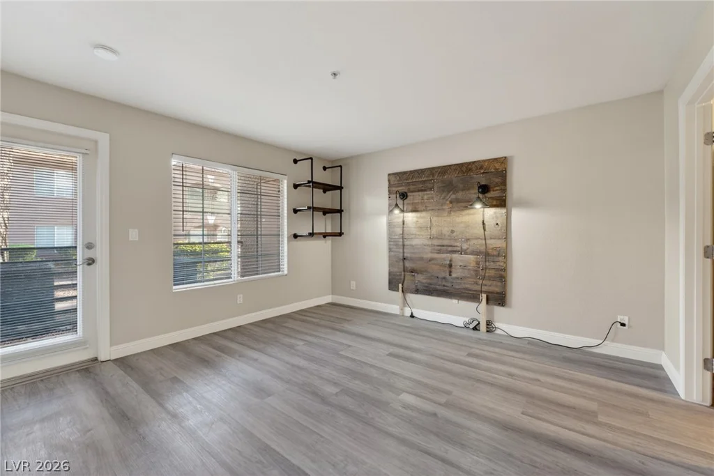 2111 Sealion, Las Vegas, NV 89128