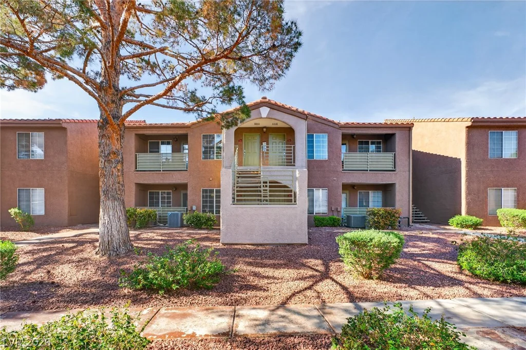 2111 Sealion, Las Vegas, NV 89128