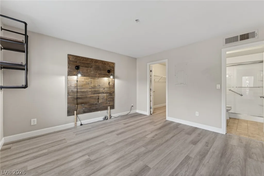 2111 Sealion, Las Vegas, NV 89128