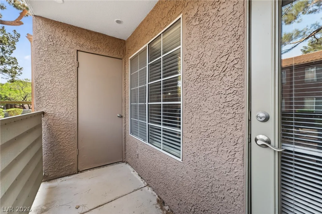 2111 Sealion, Las Vegas, NV 89128