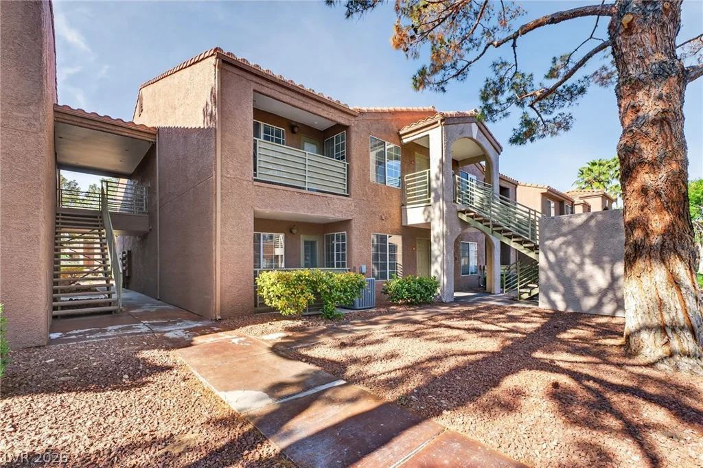 2111 Sealion, Las Vegas, NV 89128