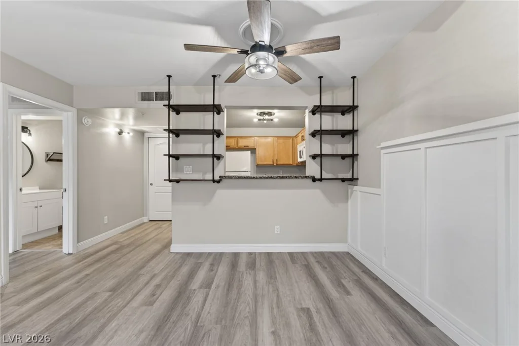 2111 Sealion, Las Vegas, NV 89128