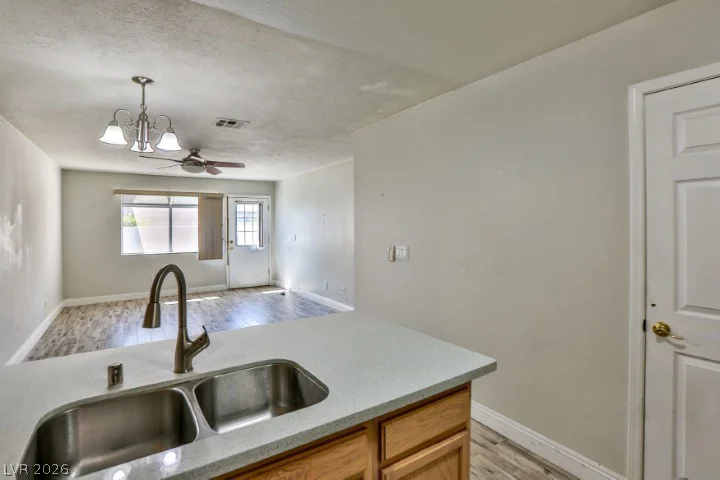 2136 Bavington, Las Vegas, NV 89108