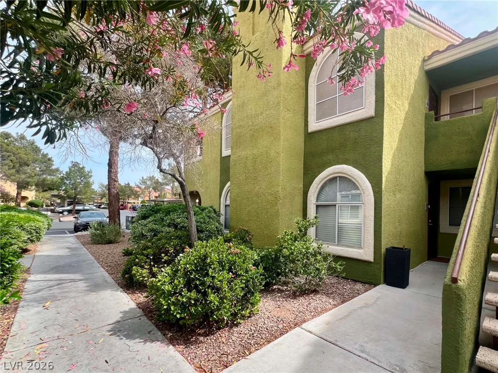 7950 Flamingo, Las Vegas, NV 89147