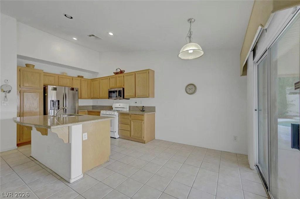 6073 Shadow Oak, North Las Vegas, NV 89031