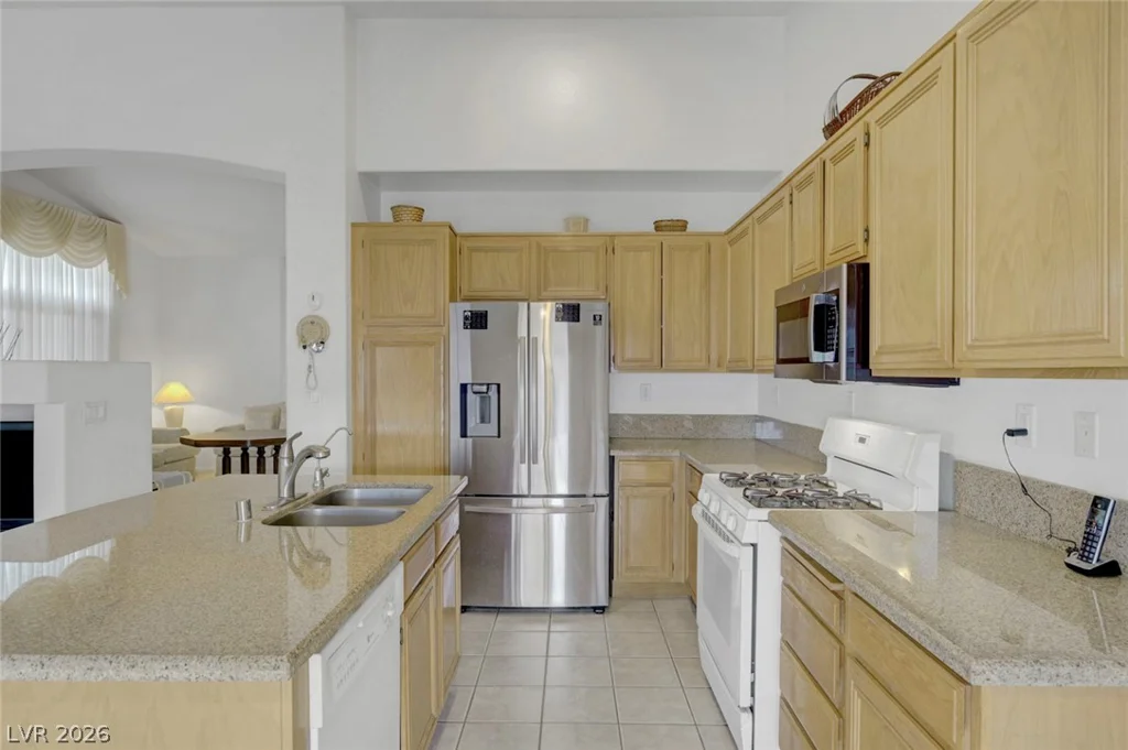 6073 Shadow Oak, North Las Vegas, NV 89031