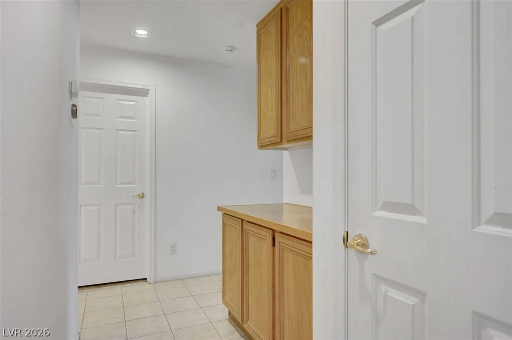 6073 Shadow Oak, North Las Vegas, NV 89031