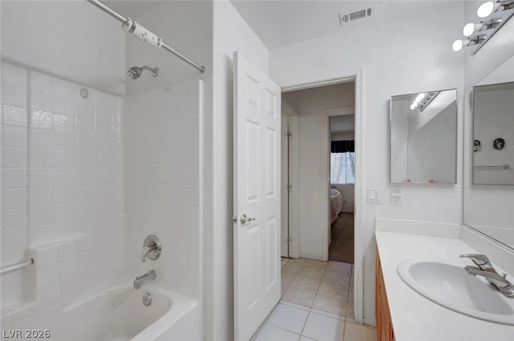 6073 Shadow Oak, North Las Vegas, NV 89031
