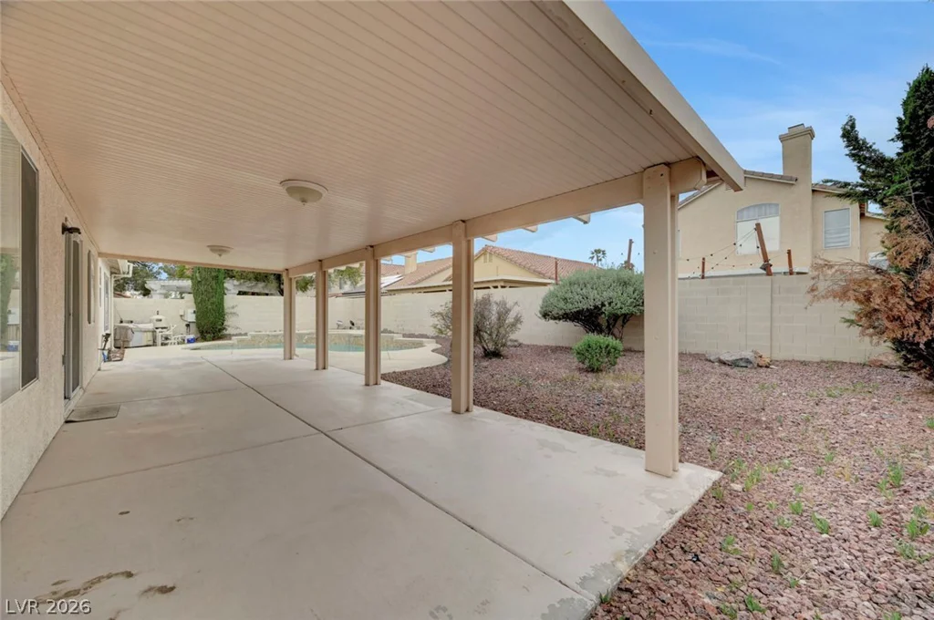 6073 Shadow Oak, North Las Vegas, NV 89031