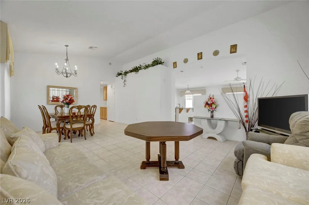 6073 Shadow Oak, North Las Vegas, NV 89031