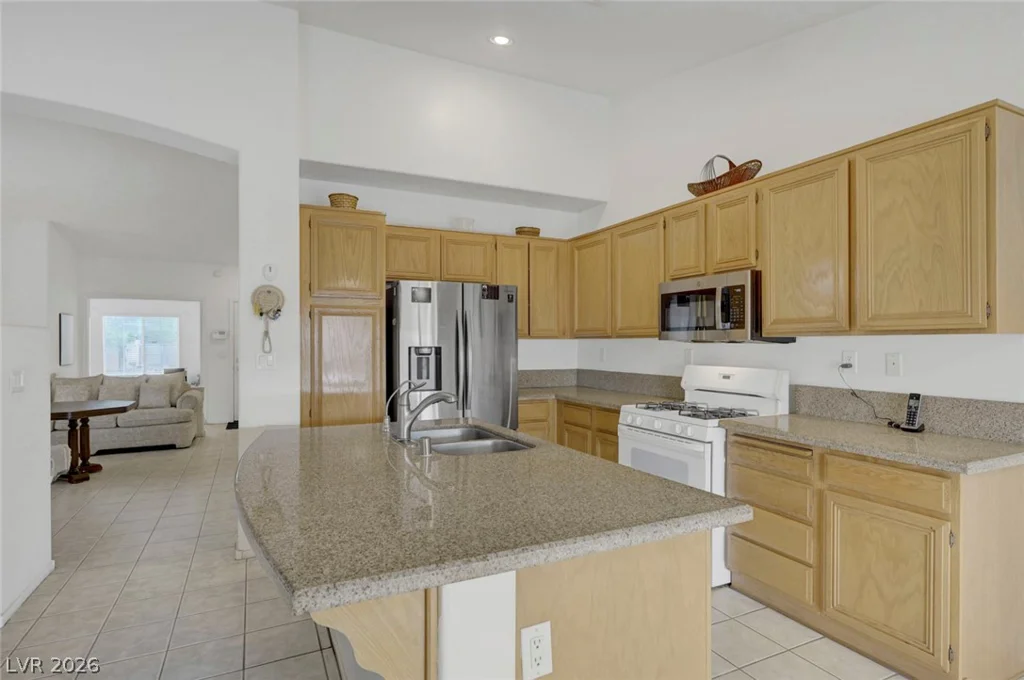 6073 Shadow Oak, North Las Vegas, NV 89031
